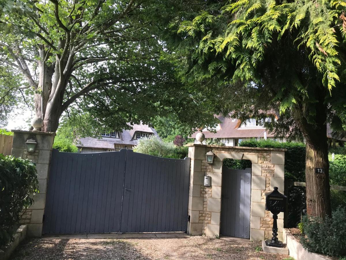 Les Chaumieres Du Pays D'Auge Bed & Breakfast Le Breuil-en-Auge Eksteriør bilde